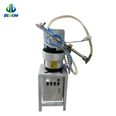 品質  Automatic Nut Feeder for Spot Welding with M5-M12 Compatibility 220V/50Hz Power and 0.5MPa Air Source 工場