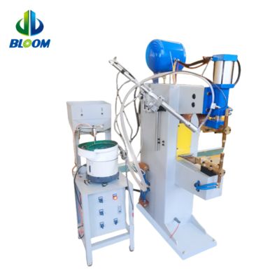 Automatic Nut Feeder for Spot Welding with M5-M12 Compatibility 220V/50Hz Power and 0.5MPa Air Source